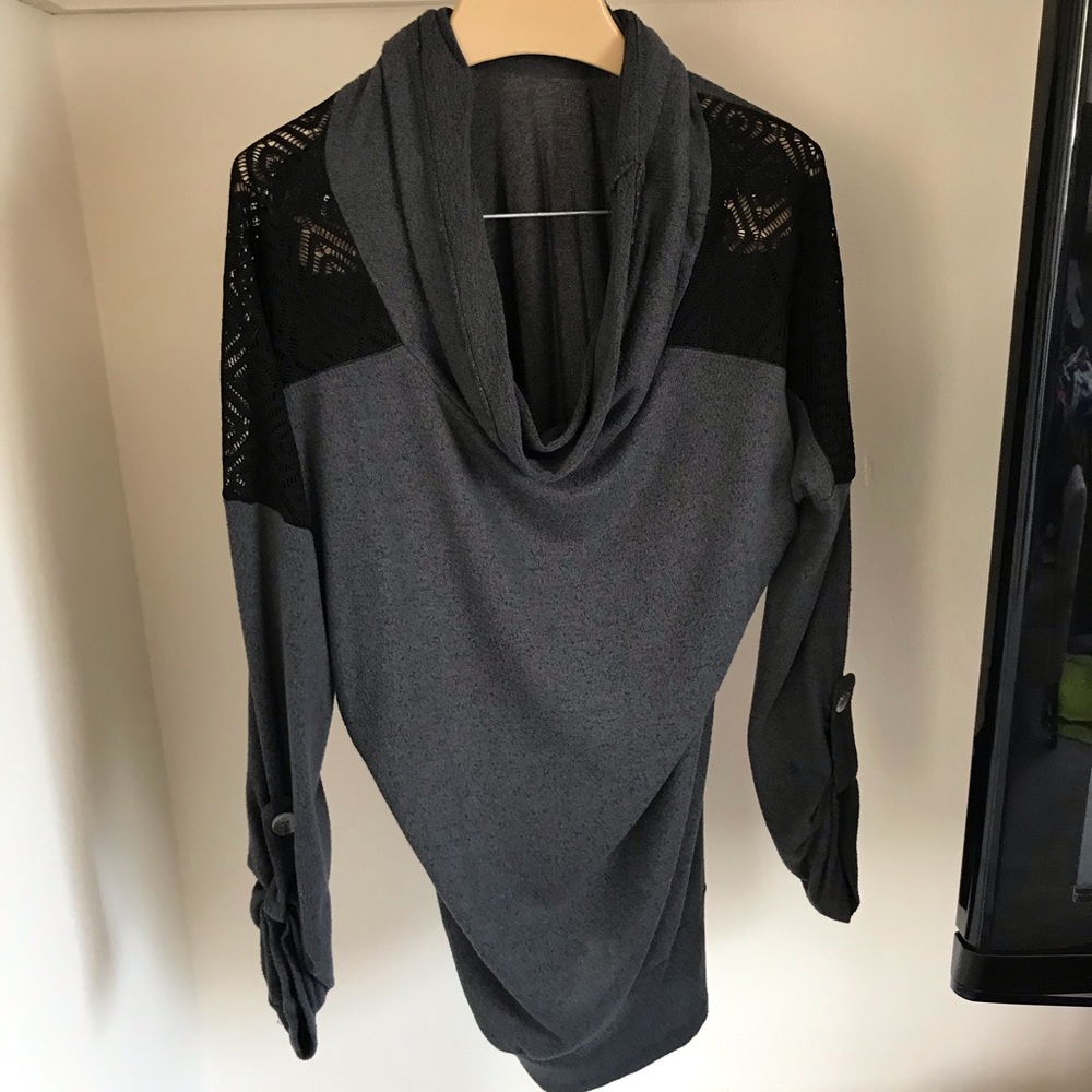 🌟 Sweater 3/$15
